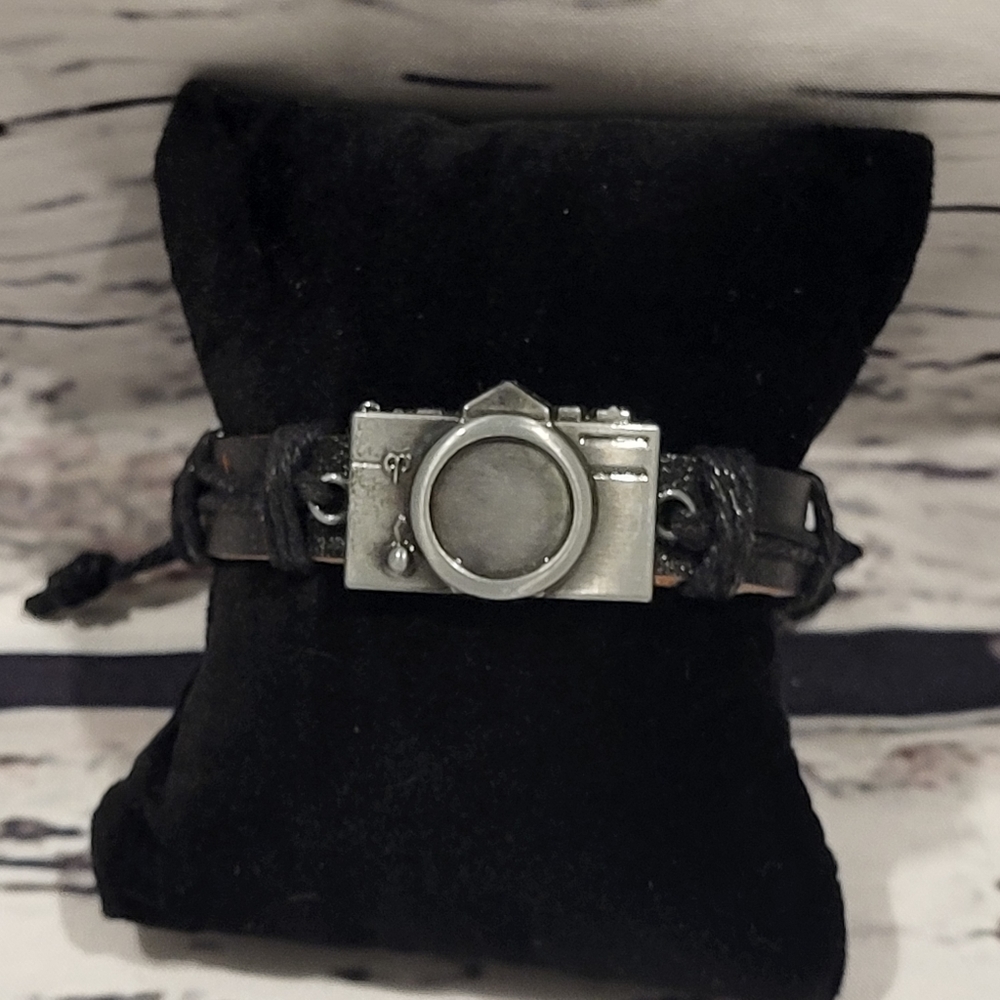 New Unisex Handmade Leather Camera Bracelets - Picture 4 of 5